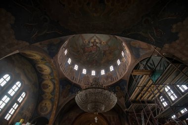 SANDANSKI, BULGARIA - 22.05.2020: St. George ve cupola ortodoks kilisesinin içi 