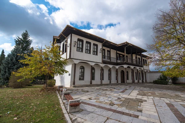 Une Ancienne École Traditionnelle Bulgare Dans Ville Kalofer Patrimoine Historique — Photo