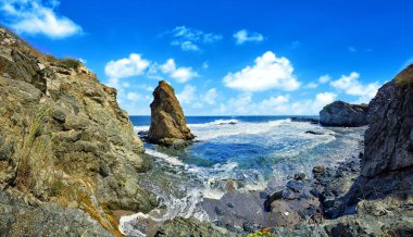 Bulgaristan 'ın Rezovo kenti yakınlarında bulutlu bir günde Karadeniz manzarası