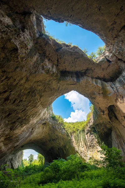 Vista Dentro Cueva Devetashka Cerca Aldea Devetaki Río Osam Lovech — Foto de Stock