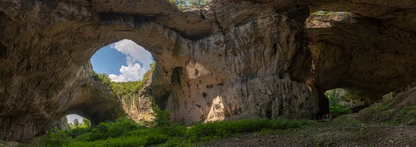 Vista Dentro Cueva Devetashka Cerca Aldea Devetaki Río Osam Lovech — Foto de Stock