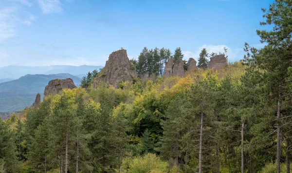 Hermoso Paisaje Con Formaciones Rocosas Extrañas Escaleras Piedra Que Conducen —  Fotos de Stock