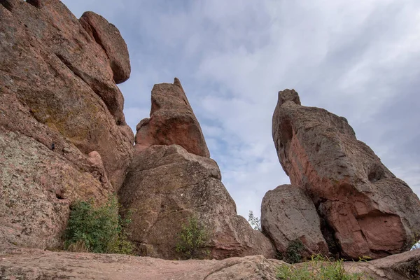 Wunderschöne Landschaft Mit Bizarren Felsformationen Steintreppen Führen Den Erstaunlichen Felsformationen — Stockfoto