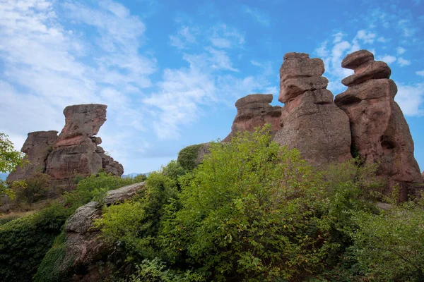 Hermoso Paisaje Con Formaciones Rocosas Extrañas Escaleras Piedra Que Conducen — Foto de Stock