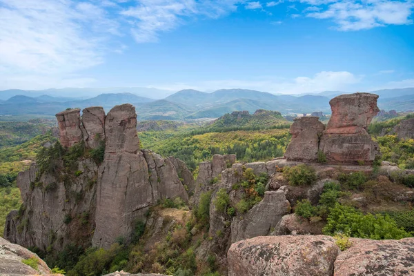 Bellissimo Paesaggio Con Bizzarre Formazioni Rocciose Scale Pietra Che Conducono — Foto Stock