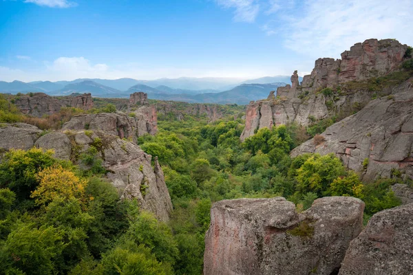 Hermoso Paisaje Con Formaciones Rocosas Extrañas Escaleras Piedra Que Conducen —  Fotos de Stock