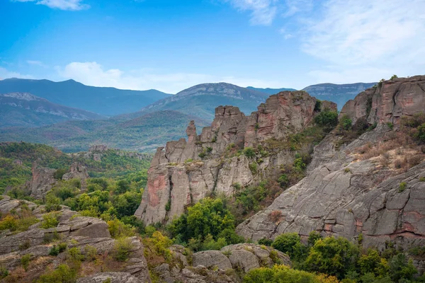 Hermoso Paisaje Con Formaciones Rocosas Extrañas Escaleras Piedra Que Conducen — Foto de Stock