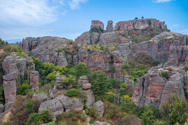 Bellissimo Paesaggio Con Bizzarre Formazioni Rocciose Scale Pietra Che Conducono — Foto Stock