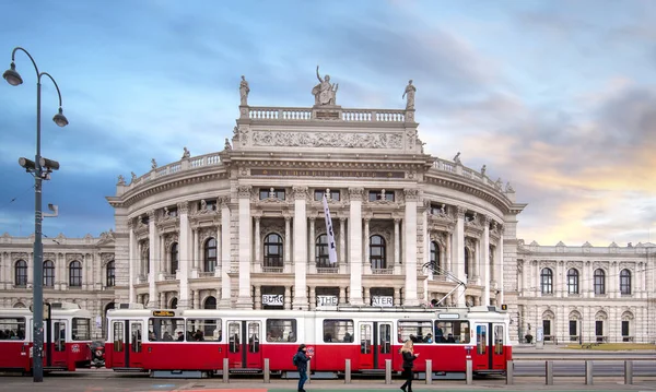 Viena Áustria 2020 Famosa Wiener Ringstrasse Com Histórico Burgtheater Imperial — Fotografia de Stock