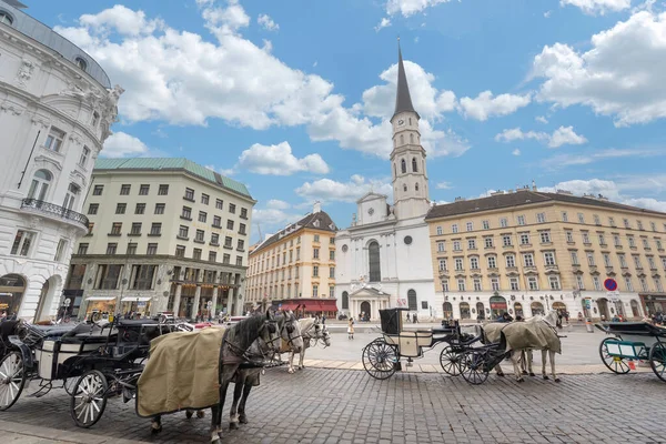 Vienna Áustria 2020 Frente Transporte Igreja São Miguel Michaelskirche Frente — Fotografia de Stock