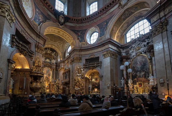 Viena Austria Enero 2020 Vista Interior Famosa Cúpula Parroquia Católica — Foto de Stock