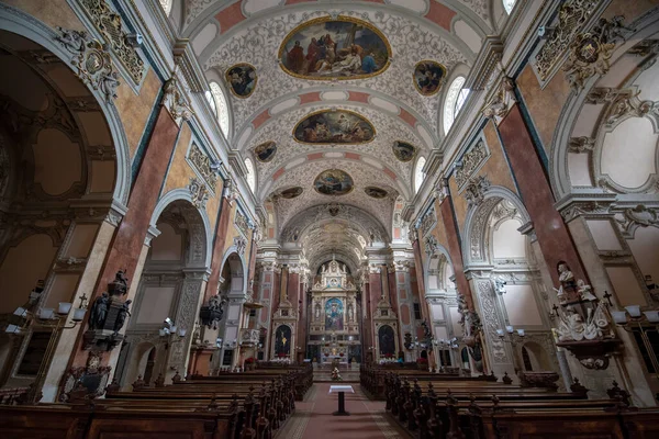 奥地利维也纳 2020年1月30日 由本笃会僧侣创办的附属于肖特根蒂修院 Schottenkirche Scots Church 小教堂的内部 苏格兰修道院 — 图库照片
