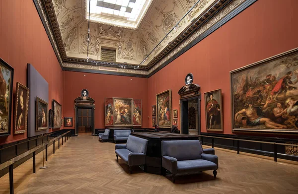 Viyana, Avusturya - 15.02.2020: Sanat Tarihi Müzesi (Kunsthistorisches Museum). Wien 'deki en büyük ve en eski müze. Barok Sarayı