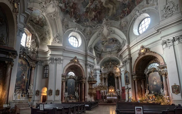 Вена Австрия 2020 Интерьер Церкви Стиле Барокко Maria Treu Katholische — стоковое фото