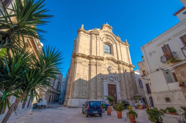 Bari, Puglia, İtalya - 23 Şubat 2019: İsa 'nın Kutsal İsminin Kilisesi Cephesi (Chiesa del Gesu). Bari, başkent Bari 'nin ve Apulia bölgesinin başkentidir.