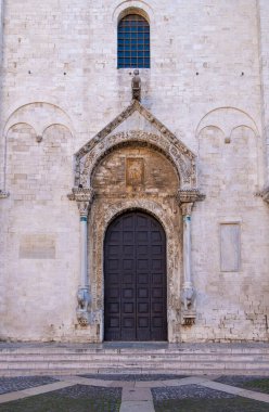 Bari, Puglia, İtalya - 23 Şubat 2019: Bari 'deki Aziz Nicholas Bazilikası, Apulia bölgesindeki Roma Katolik Kilisesi