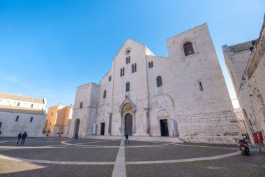 Bari, Puglia, İtalya - 23 Şubat 2019: Bari 'deki Aziz Nicholas Bazilikası, Apulia bölgesindeki Roma Katolik Kilisesi