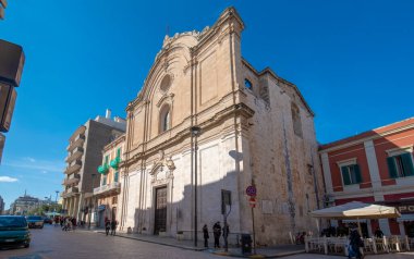 Monopoli, Puglia, İtalya - 01 Mart 2019: Assisi 'deki Saint Francis Kilisesi (Chiesa di San Francesco D' Assisi). bir Apulia bölgesi