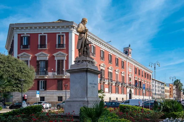 Bari Pouilles Italie Février 2019 Statue Niccolo Piccinni Devant Hôtel — Photo