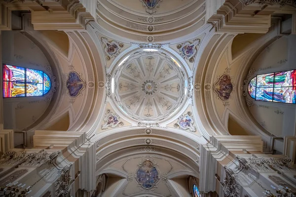 Ostuni Włochy 2020 Wnętrze Barokowego Kościoła Chiesa San Francesco Assisi — Zdjęcie stockowe