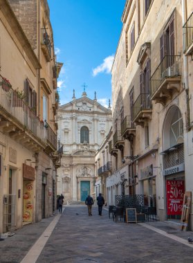 Eski kentin tarihi merkezinde Santa Irene Antik Barok Kilisesi 'nin cephesi. Apulia 'nın bir bölgesi. LECCE, Puglia, İtalya 