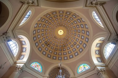 Lecce, Puglia, İtalya - 11 Mart 2019: Santa Maria della Porta Kilisesi 'nin (chiesa) içi. Apulia Bölgesi