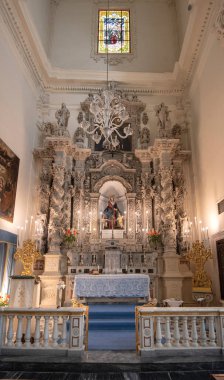 Lecce, Puglia, İtalya - 18 Mart 2019 Arciconfraternita Maria S kilisesinin içi. Addolorata. Katolik Roma Kilisesi (chiesa). Apulia Bölgesi