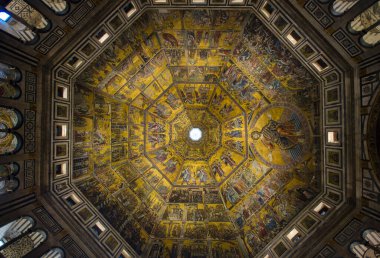 Floransa, İtalya - 03.02.2020: San Giovanni Floransa Vaftizhanesinin Mozaik tavanı (Battistero di San Giovanni). İç mimari detaylar. Duomo katedralinin yanında..