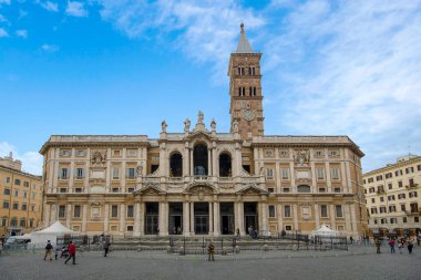 Roma, İtalya - 15.01.2020: Santa Maria Maggiore Bazilikası. Aziz Meryem Ana, büyük bir papalık kilisesi ve Roma 'daki en büyük Katolik Marian kilisesi. Ana simgelerden biri.