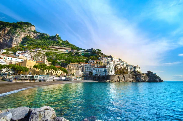 Seaside Village Atrani Italy Mountains Distance Surrounded Turquoise Blue Water — Stock Photo, Image