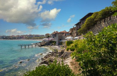 Sozopol 'un Panorama' sı. Bulgaristan 'ın Burgaz Bölgesi Sozopol kentindeki antik tahkimat kalıntıları