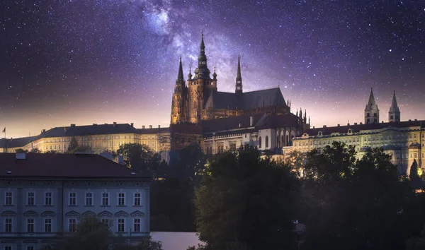 Prag Şatosu Prazsky Hrad Çek Cumhuriyeti Gece Burası Dünyanın Büyük — Stok fotoğraf