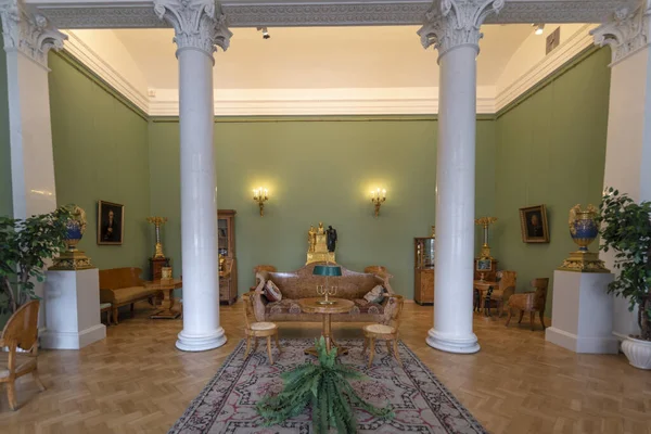 상트페테르부르크 러시아 2019 러시아 박물관의 천장이 바로크 장식으로 장식되어 세계에서 — 스톡 사진