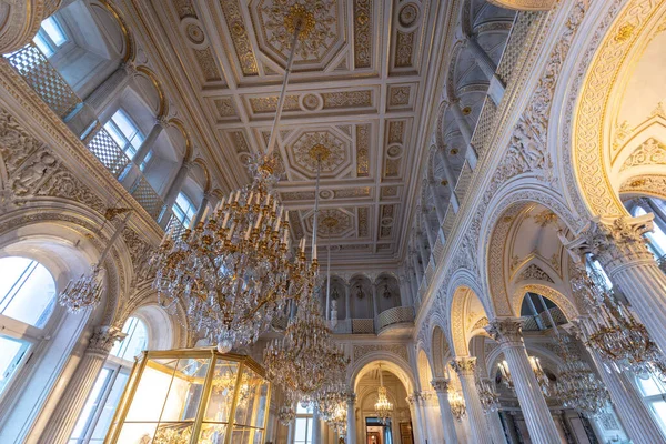 圣彼得堡 2019年12月11日 俄罗斯国家博物馆的内部 令人惊奇的房间 墙壁和天花板装饰着巴洛克装饰 世界上最大的 — 图库照片