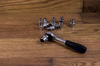 ahşap masa krom kaplama parlak metal onarım tuşları