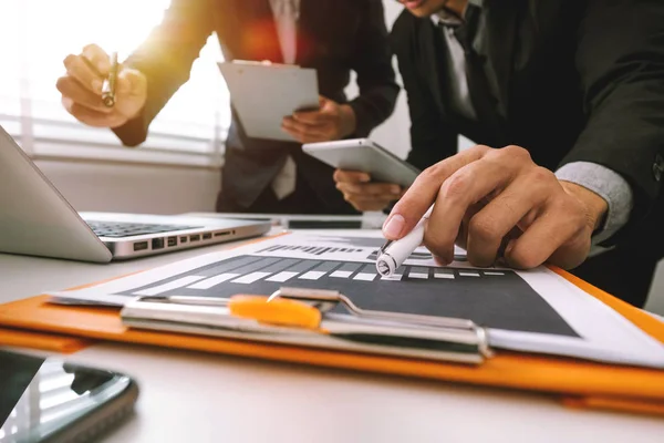 Besprechung Des Geschäftsteams Present Professional Investor Der Mit Einem Neuen — Stockfoto