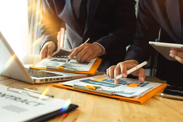 Concepto Reunión Del Equipo Trabajo Negocio Que Utiliza Ordenador Portátil — Foto de Stock