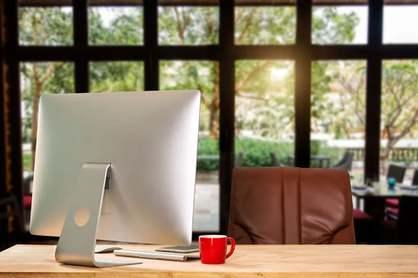 Espacio Trabajo Con Computadora Computadora Portátil Suministros Oficina Taza Café —  Fotos de Stock