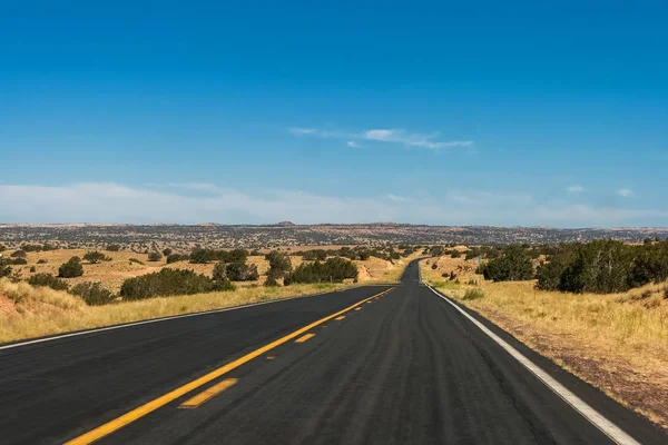 Jazda Autostradzie Asfaltu Drogowego Arizonie Pobliżu Monument Valley Navajo Tribal — Zdjęcie stockowe