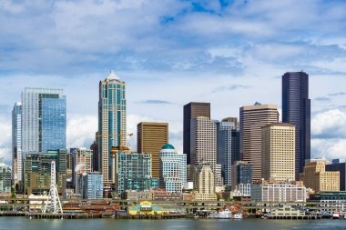 Seattle manzarası ve waterfront, güneşli bir günde, Washington eyaleti, ABD Elliott yuvasından şehir cityscape.