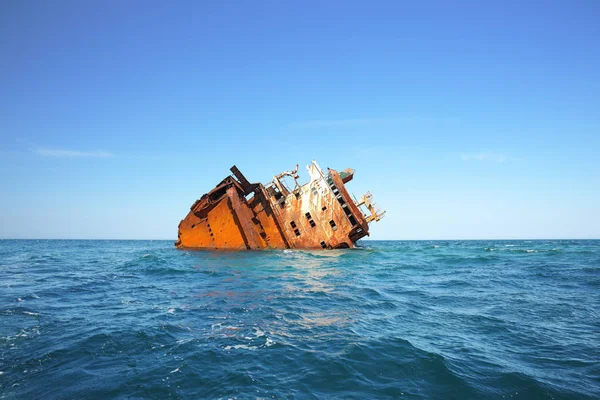 Zerstörtes Schiff — Stockfoto