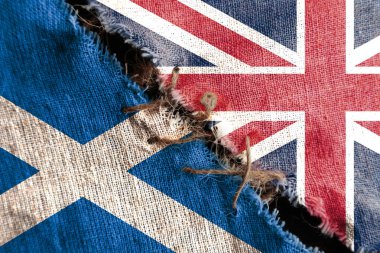 Siyasi çatışma kavramı olarak iki bayrak, Büyük Britanya ve İskoçya arasındaki boşluk.
