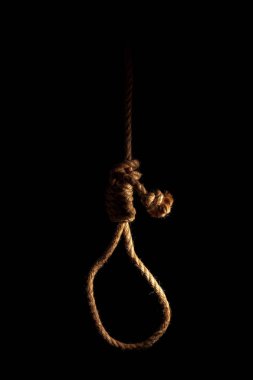 Kasvetli karanlık bir arka planda örgülü halat Noose, başarısızlık veya intihar kavramı