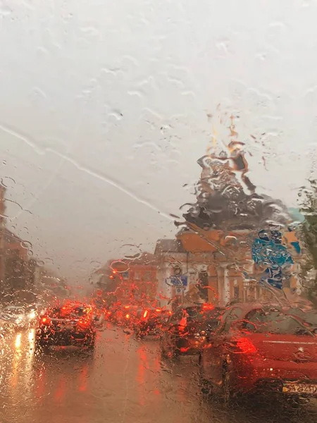 Ville Pluvieuse Vue Floue Depuis Siège Auto — Photo