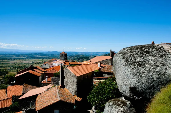 Findlingshäuser Monsanto Portugal — Stockfoto