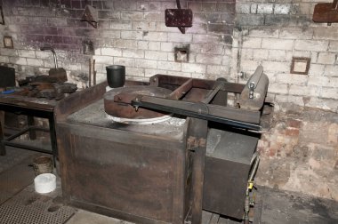 Eski altın döküm nane