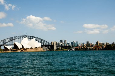 Ydney, Avustralya - 12 Aralık 2016: The Sydney Opera House Danimarkalı mimar Jorn Utzon tarafından tasarlanmış bir çok mekan sanat merkezi olan