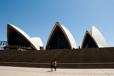 Sydney, Avustralya - 12 Aralık 2016: Danimarkalı mimar Jorn Utzon tarafından tasarlanmış bir çok mekan Sanat Merkezi Sydney Opera Binası olup