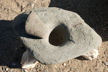 Antik harç ve havaneli Quilmes harabeye - Arjantin