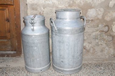 Antika süt fıçı